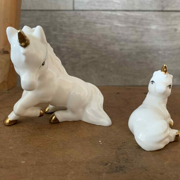 Vintage Giftcraft 18k Gold and Porcelain Little Unicorns | Vintage & Preserved - Picture 2 of 5